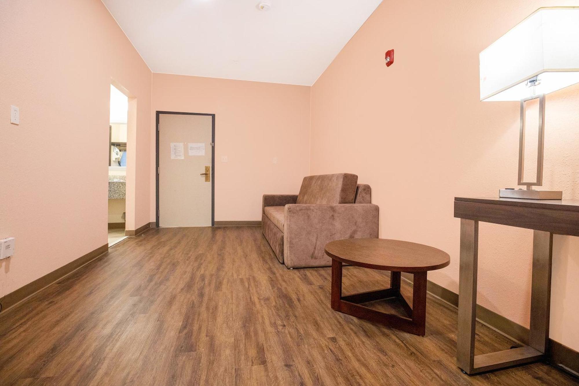 Oyo Hotel Adairsville Calhoun South I-75 ภายนอก รูปภาพ