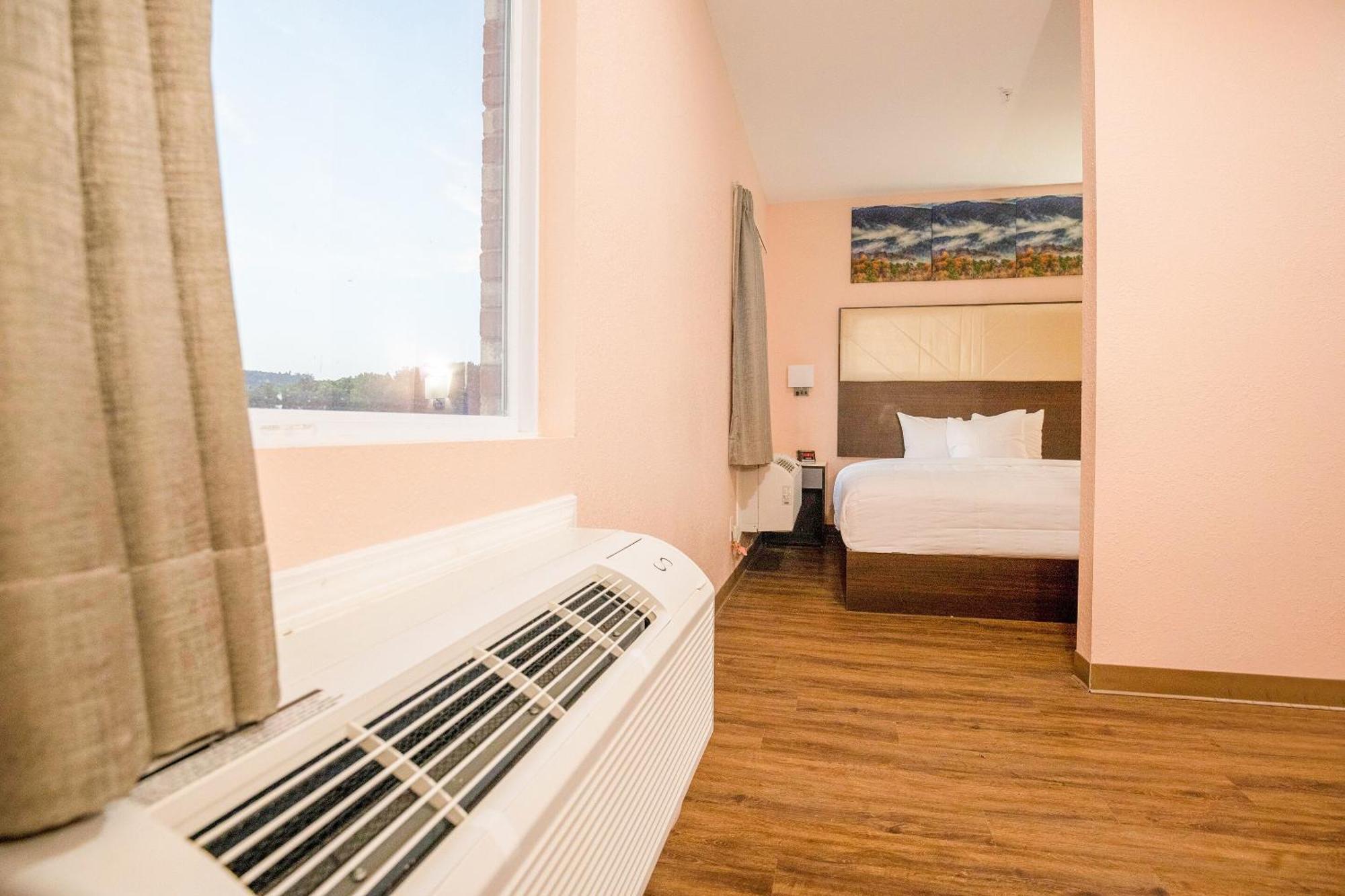 Oyo Hotel Adairsville Calhoun South I-75 ภายนอก รูปภาพ