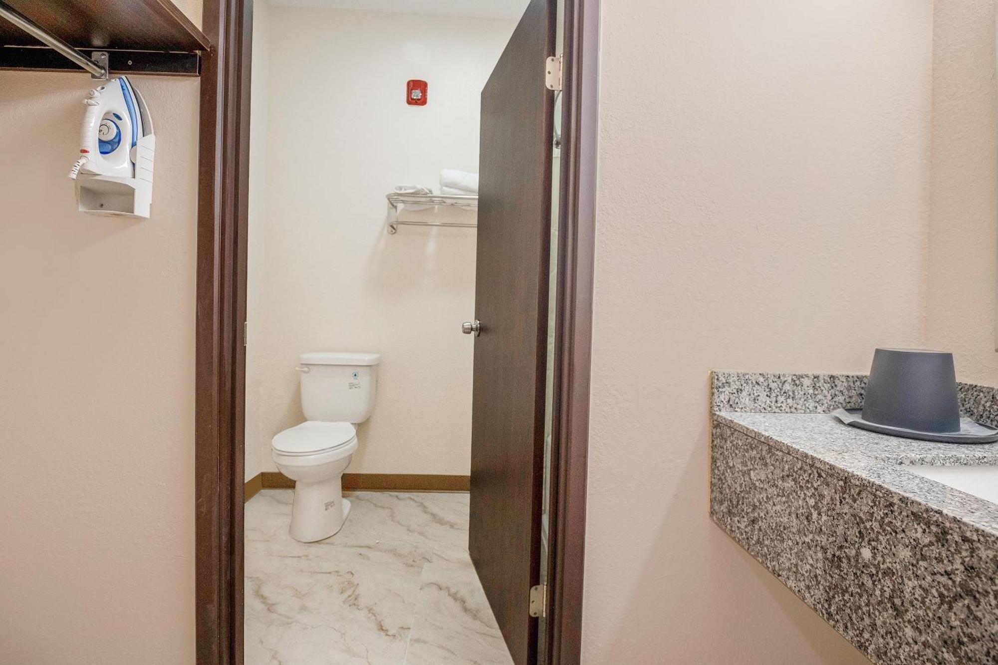 Oyo Hotel Adairsville Calhoun South I-75 ภายนอก รูปภาพ